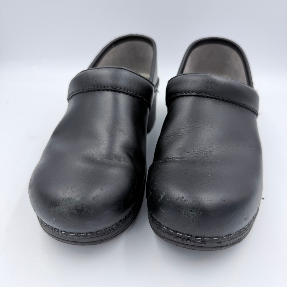 Dansko Professional Womens 38 Black Leather Clogs Slip On Work Nursing Shoes